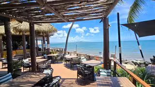 Una foto del restaurante Land’s End Bar & Grill