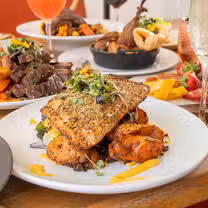 Foto von AZURA Coastal Kitchen Restaurant