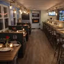 Foto von Cove Surf and Turf Restaurant