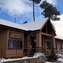 Una foto del restaurante Sawmill Run Restaurant