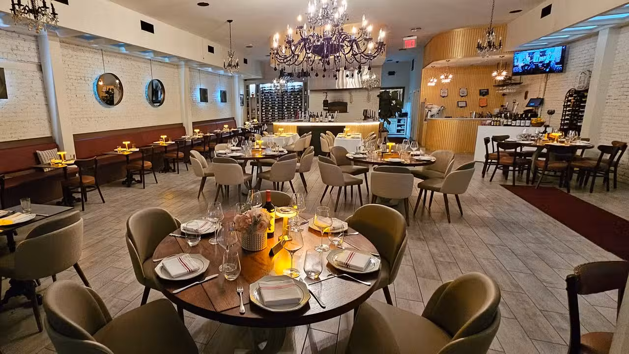 Interior - Teura Italian Restaurant, Brooklyn, NY