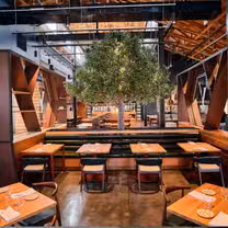 Una foto del restaurante YAVA Kitchen & Brewhouse