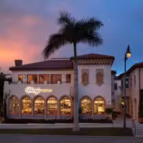 A photo of Henry's Palm Beach restaurant