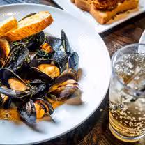 A photo of Augie’s Mussel House & Sports Bar restaurant