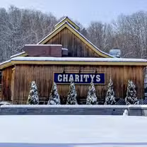 Foto von Charity's 1887 Saloon Restaurant