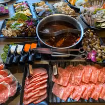 A photo of 糧倉1號店頂級麻辣鴛鴦鍋 中壢店 restaurant