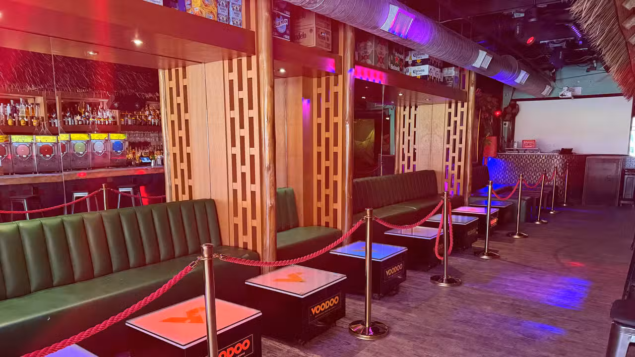 Interior - Voodoo Rooftop Lounge & Hookah, Miami, FL