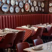 A photo of Vinny's Clam Bar restaurant
