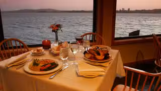 Foto von Tides Wharf - Inn at the Tides Restaurant