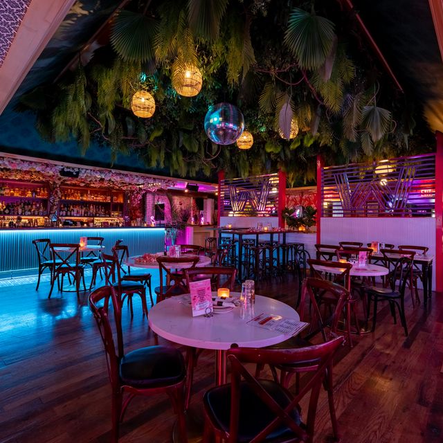 Winnies Broadway Restaurant - New York, NY | OpenTable