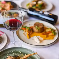 Una foto del restaurante IRIS by Block and Cleaver