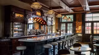 Una foto del restaurante Golden Gate Saloon