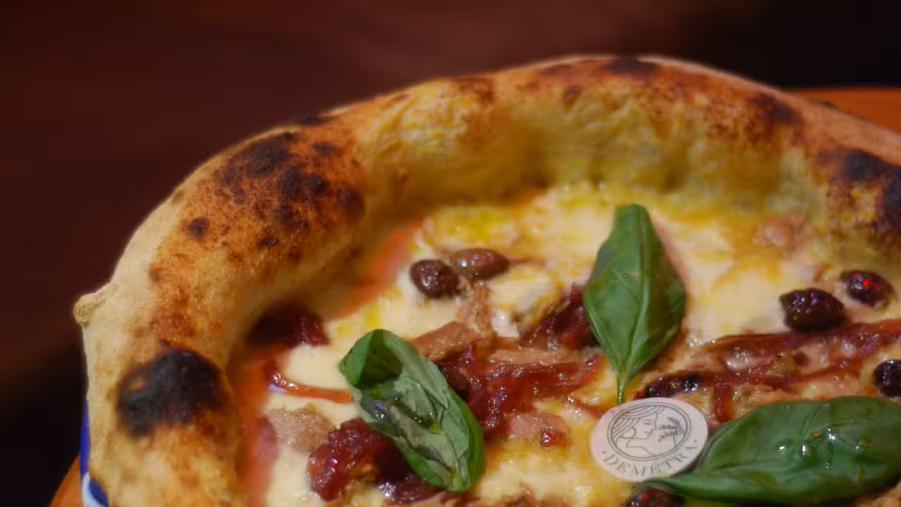 TONNO, OLIVE & CIPOLLA IN GIALLO - Demetra - Italian Kitchen & Pizza, Amsterdam, Noord-Holland
