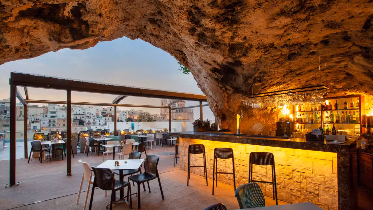 Exterior - The Cave Bar, Mellieha, Il-Mellieha
