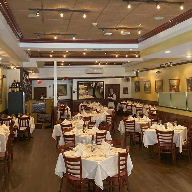 Chazz Palminteri Italian Restaurant - White Plains - White Plains, NY ...