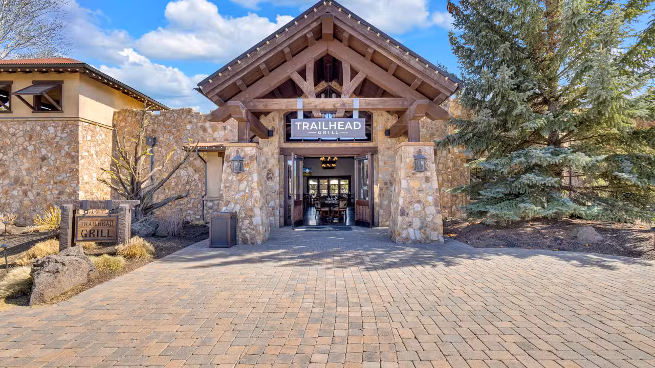 Exterior - Trailhead Grill at Juniper Preserve, Bend, OR