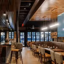 A photo of Long Weekend restaurant