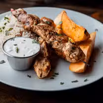 Una foto del restaurante NISI Greek Taverna Burlington