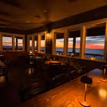 Una foto del restaurante The Village Table and Tavern