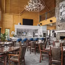 Foto von The Nest Clubhouse + Patio Restaurant