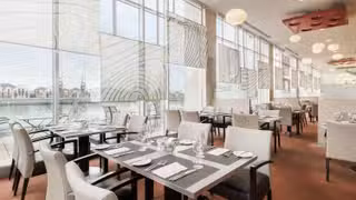 Foto von The Upper Deck Bar and Restaurant ExCeL Restaurant