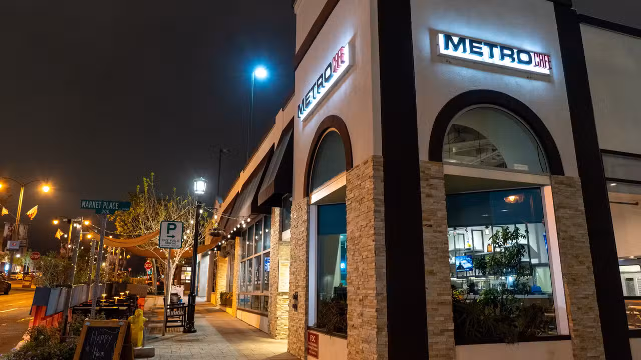 Exterior - Metro Cafe, El Segundo, CA