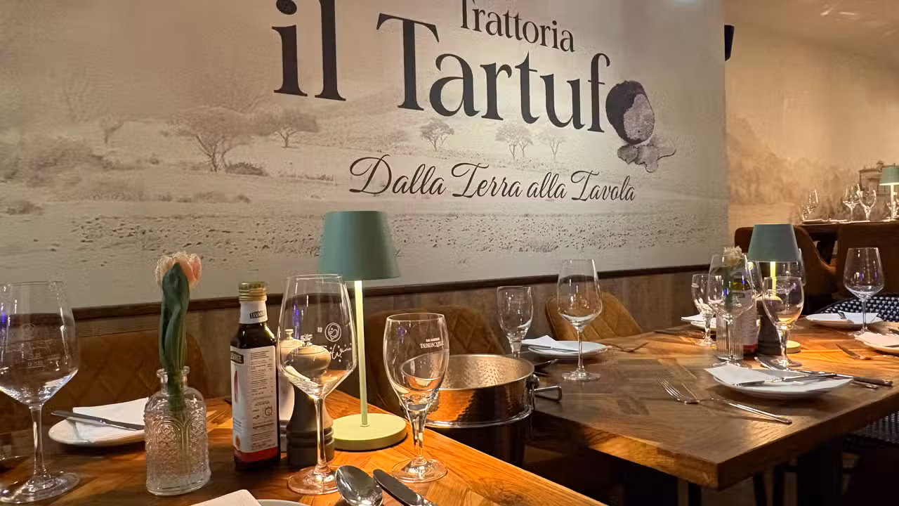 Interior - Trattoria il Tartufo, Düsseldorf, NW