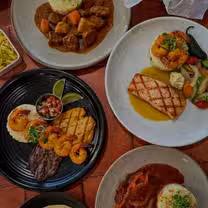 Una foto del restaurante Rosi's Salvadoran Fusion Cuisine