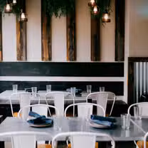 A photo of Pescadero Seafood & Oyster Bar - Wilmette restaurant