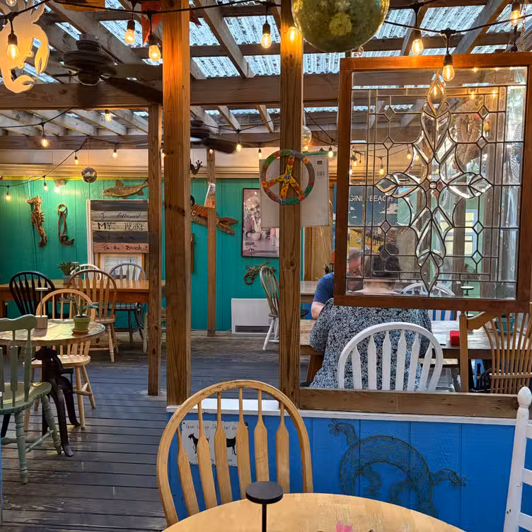 Interior - Leaping Lizard Cafe, Virginia Beach, VA