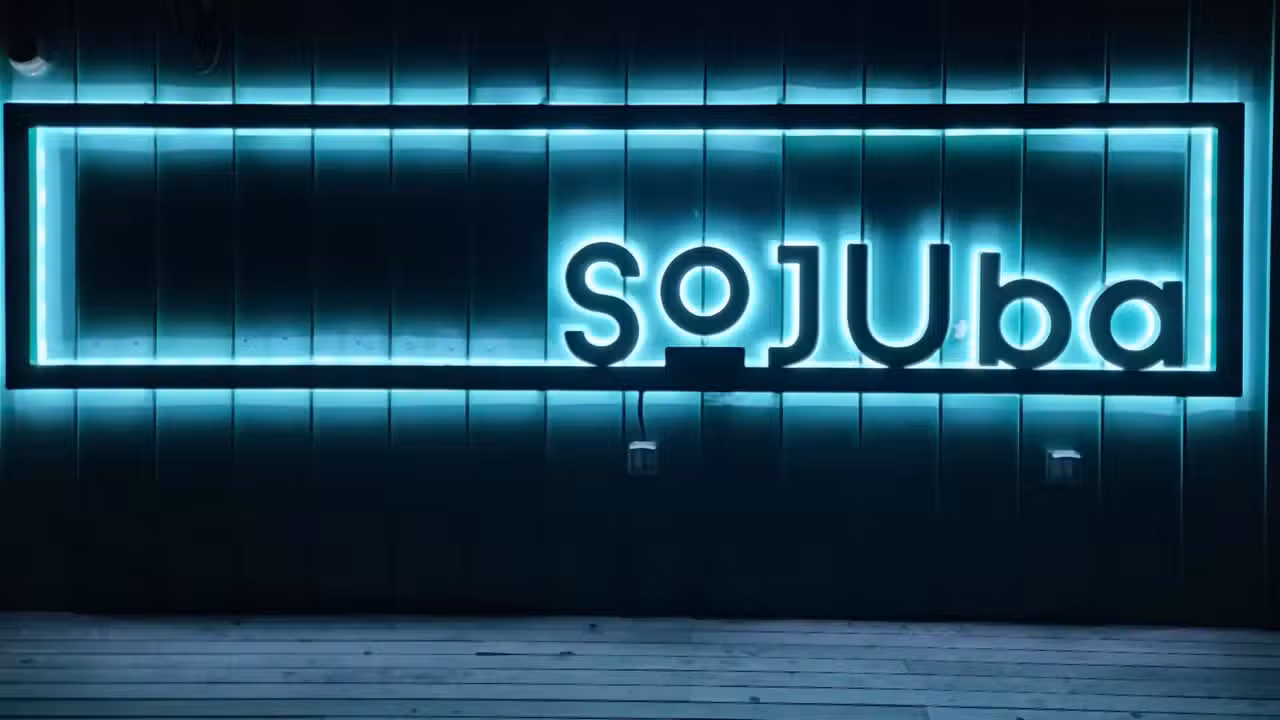 Buitenkant - Sojuba, Boston, MA