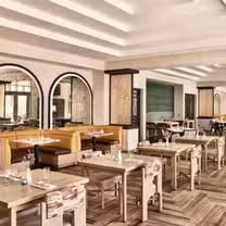Una foto del restaurante Desert Sage Restaurant and Bar.