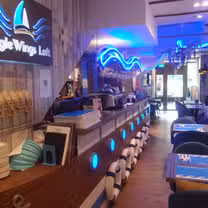 Una foto del restaurante EagleWings Loft