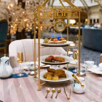 Foto von Waldorf Astoria DC Afternoon Tea Restaurant