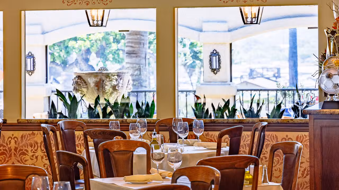 Interior - Rosa's Italian Restaurant, Pismo Beach, CA