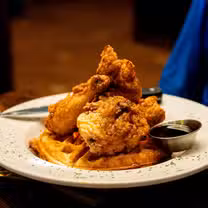 Foto von Daisy's Nashville Lounge Restaurant