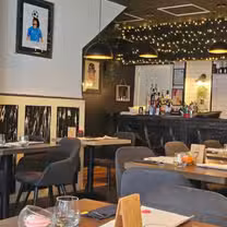 Una foto del restaurante Italian Touch By Ivano Pizzeria & Ristorante - High Street