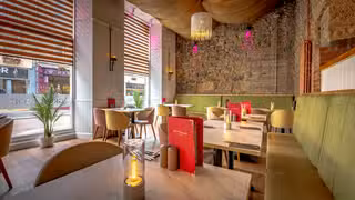 Una foto del restaurante The White House