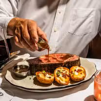Una foto del restaurante Victor's Seafood and Steak