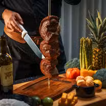 Una foto del restaurante Charkoal’s Brazilian Steakhouse - Saugus