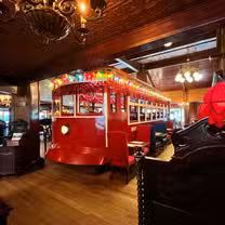 Una foto del restaurante The Old Spaghetti Factory - Portland