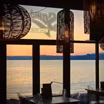 Foto von Sam's On The Beach Restaurant