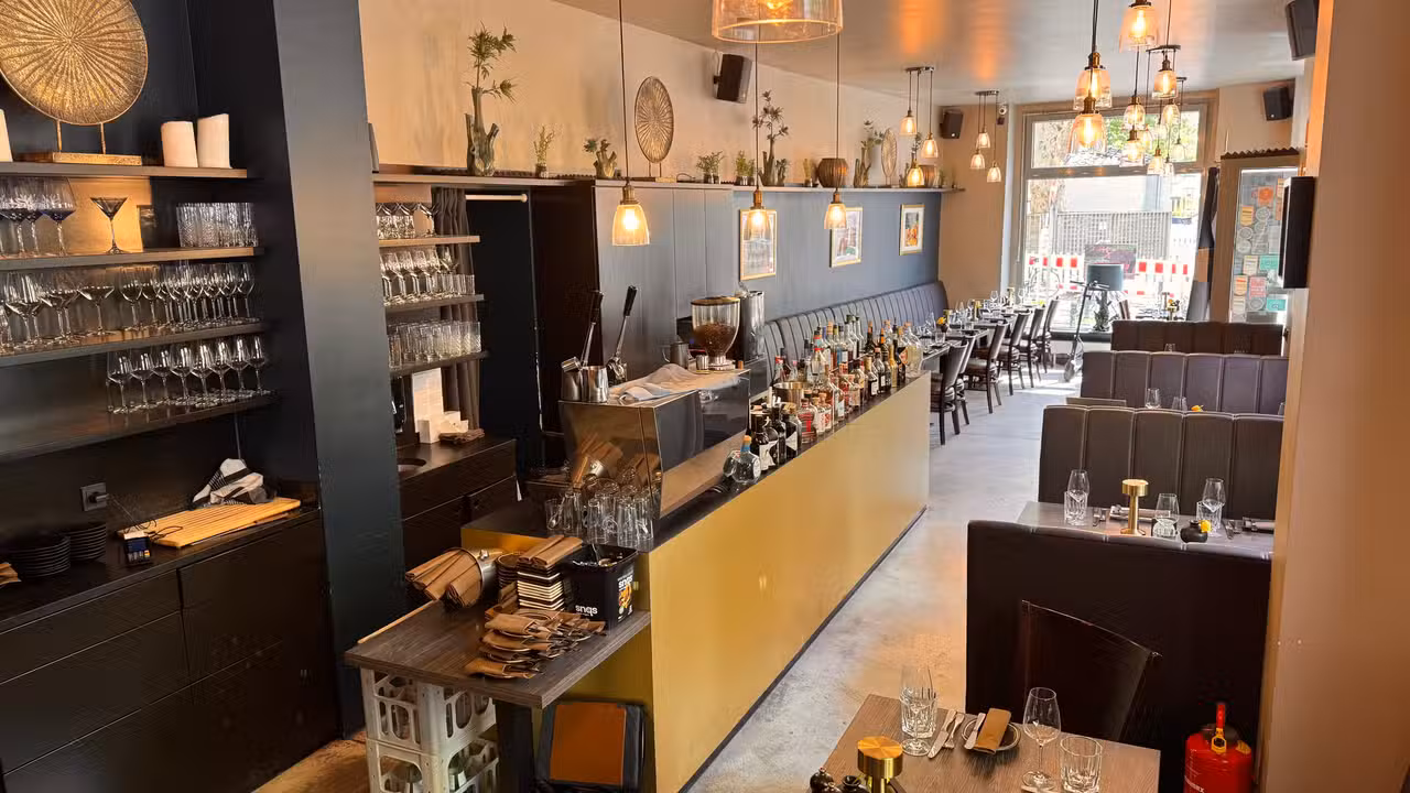 Ein stilvoller, moderner Innenraum mit Geschmack - Byliny, Düsseldorf, NW