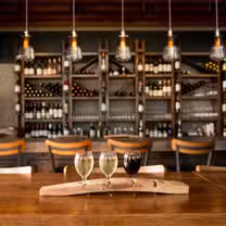 Una foto del restaurante Lakepoint Restaurant and Event Center