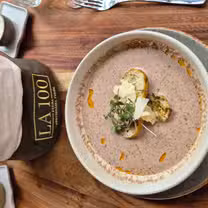A photo of Restaurante La 100 restaurant