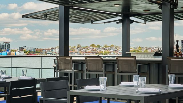 Pendry Pool Bar & Grill | Restaurants In Baltimore