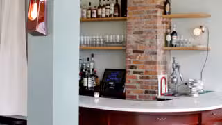Foto von NINES Restaurant