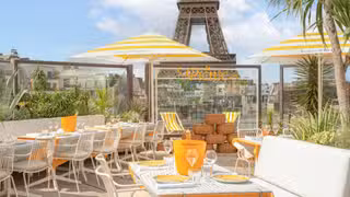 A photo of Bar Les Ombres - Le Picnic by Veuve Clicquot restaurant