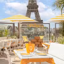 A photo of Bar Les Ombres - Le Picnic by Veuve Clicquot restaurant