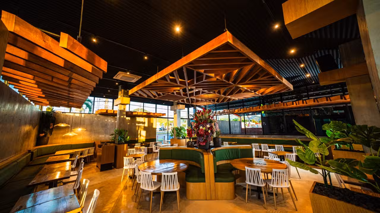 Nuestro amplio y refrescante salon comedor - Nacho Libre - El Restaurante PR Caguas